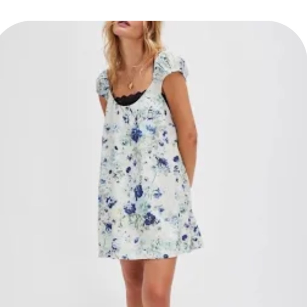 Brand NWOT Free People Babydoll Floral Blue and White mini dress, lined size XL